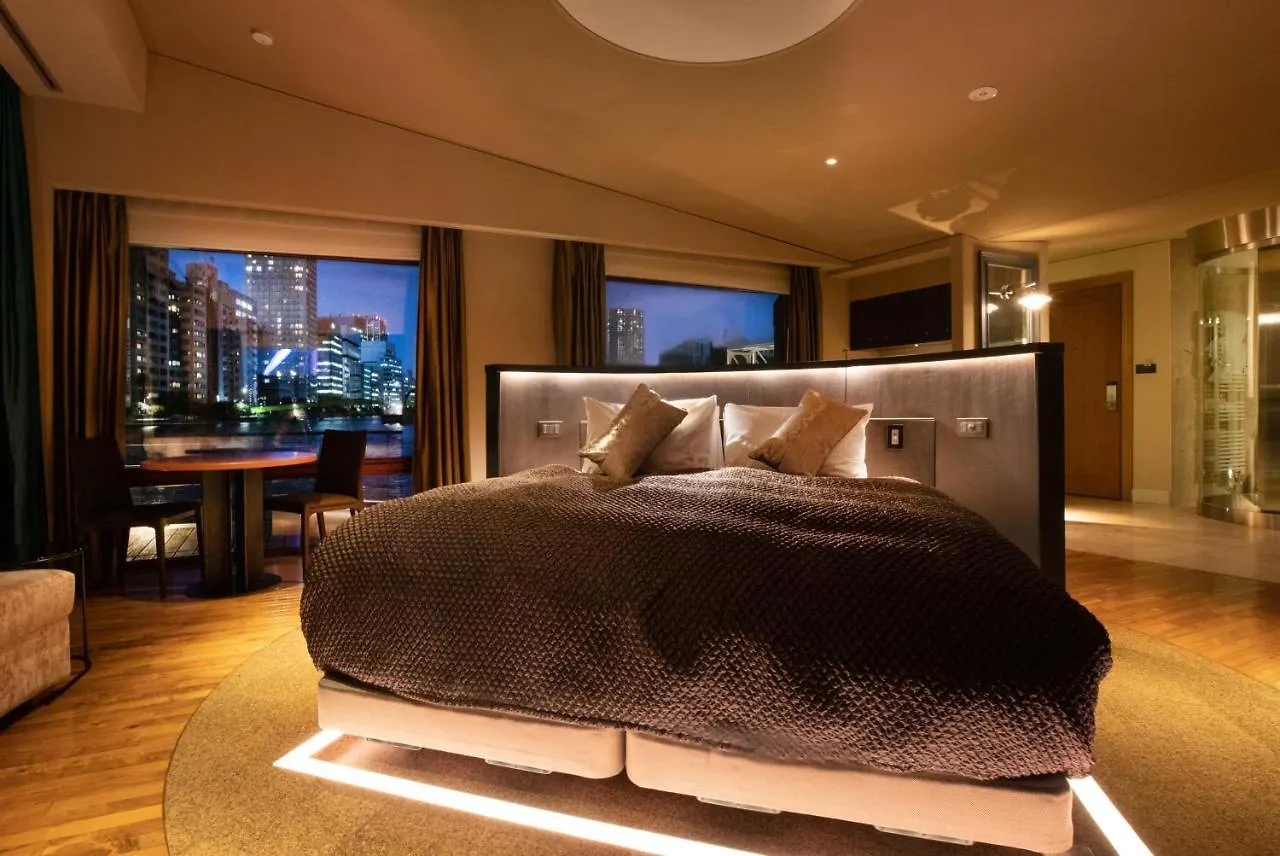 Petals Tokyo - Floating Hotel Japonia