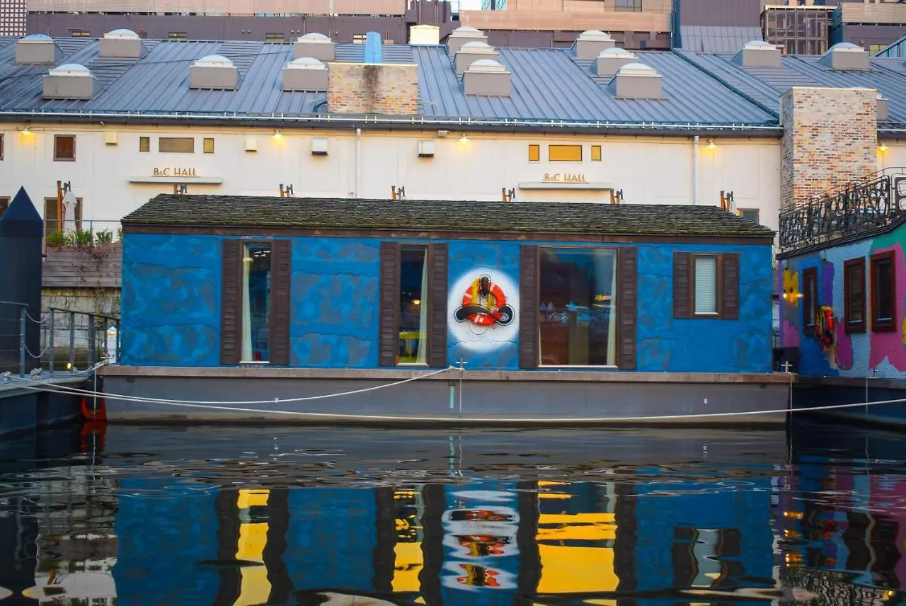 Petals Tokyo - Floating Hotel 4*,  Japonia
